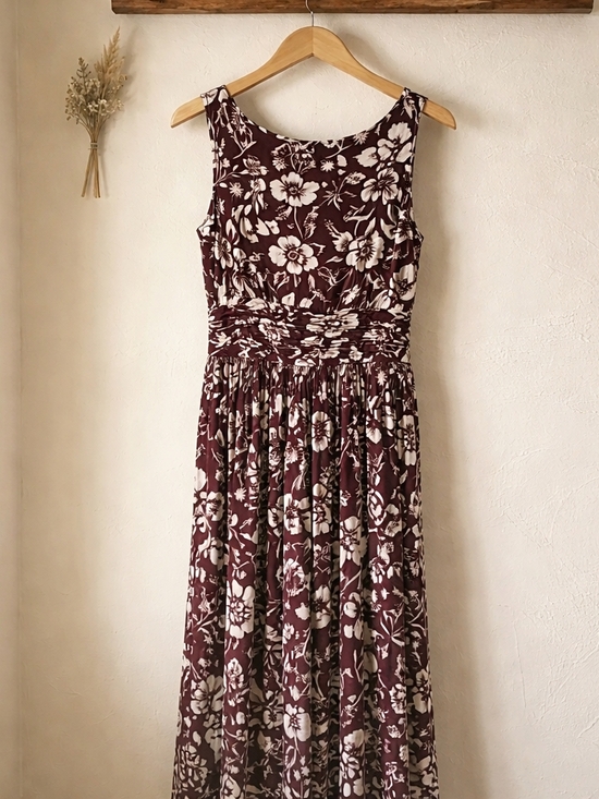 Jessica Howard Dresses & Skirts - Jessica Howard Sleeveless Maxi Dress in Burgundy and Cream Floral